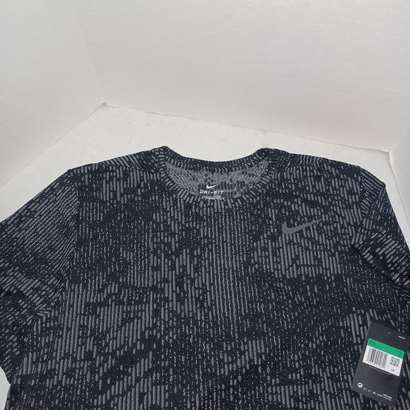 Nike "Lot Of 3" Basketball Shorts & Tops. Brand New. Mens Size: XL. - Picture 4 of 9